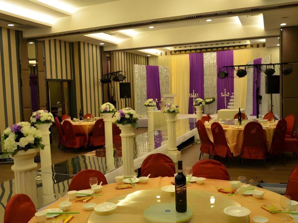 Jinan Yuquan Simpson Hotel Exterior photo