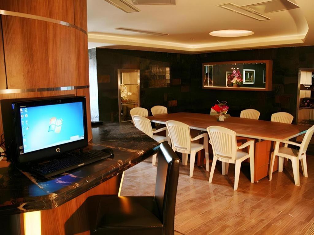 Jinan Yuquan Simpson Hotel Exterior photo