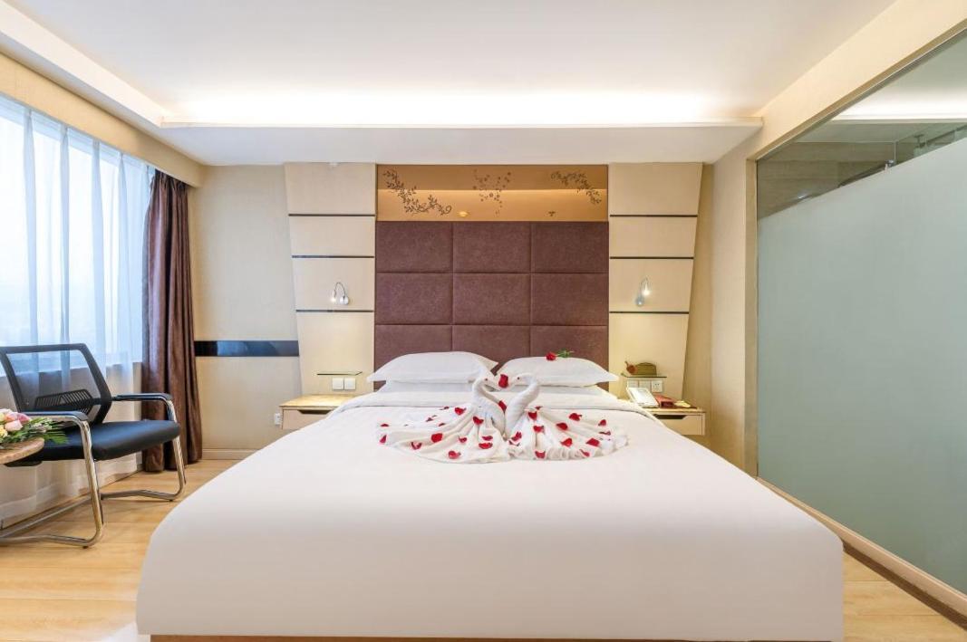 Jinan Yuquan Simpson Hotel Exterior photo